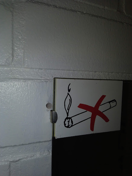 Ylimääräinen reikä